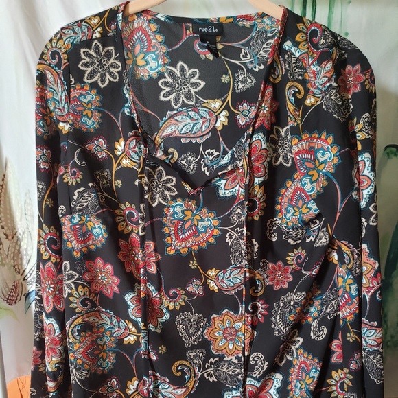 Black Paisley Boho Dress or Long Shirt - Picture 2 of 6
